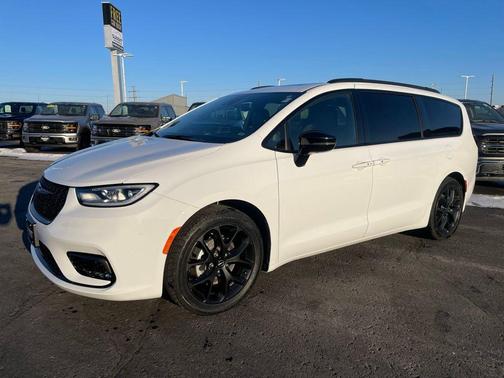 2025 Chrysler Pacifica Limited