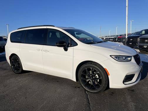 2025 Chrysler Pacifica Limited