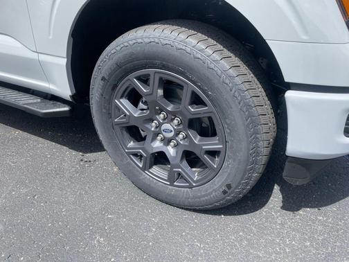 Avalanche 2026 Ford F-150 STX