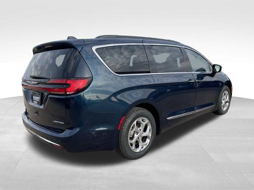 Fathom Blue Pearlcoat 2023 Chrysler Pacifica Limited