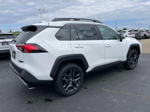 Ice 2024 Toyota RAV4 Adventure