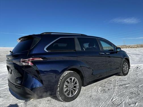 2023 Toyota Sienna XLE