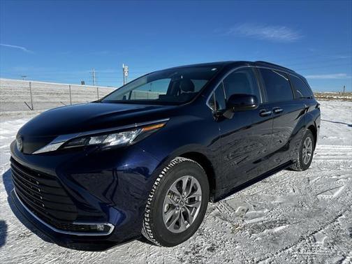 2023 Toyota Sienna XLE