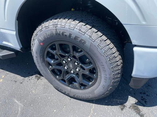 Avalanche 2026 Ford F-150 XLT
