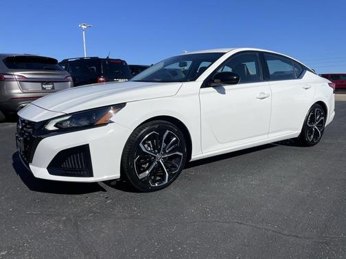 2024 Nissan Altima SR FWD