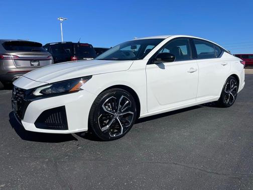 2024 Nissan Altima SR FWD