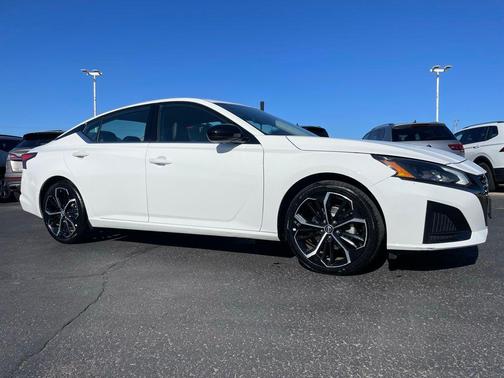 2024 Nissan Altima SR FWD