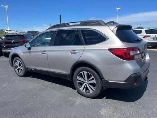 Tungsten Metallic 2018 Subaru Outback 2.5i Limited