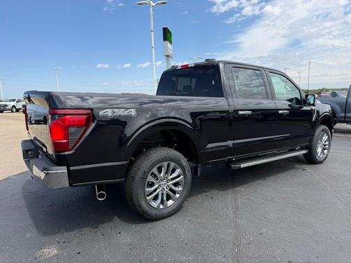 Agate Black Metallic 2026 Ford F-150 XLT