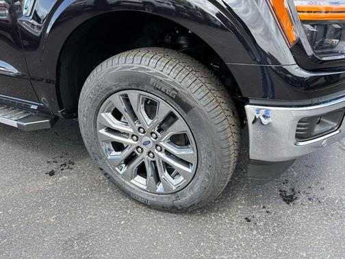 Agate Black Metallic 2026 Ford F-150 XLT