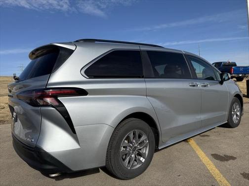 2023 Toyota Sienna XLE
