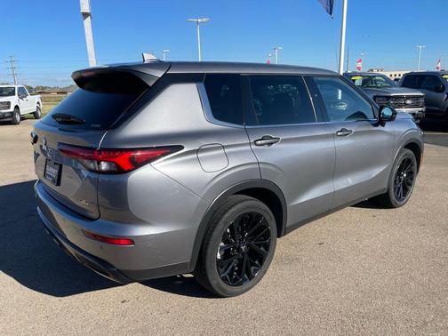 2023 Mitsubishi Outlander SE Black Edition S-AWC