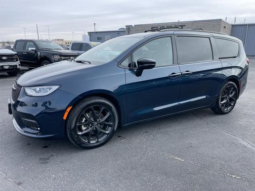 2025 Chrysler Pacifica Limited