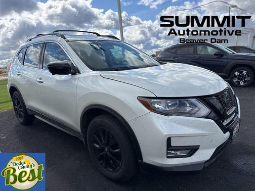 White 2018 Nissan Rogue SV