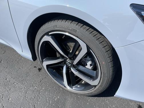 2022 Honda Accord Hybrid Base