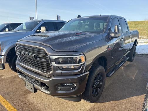 2023 RAM 2500 Laramie Crew Cab 4x4 6'4' Box
