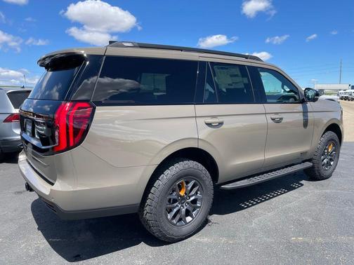 Marsh Gray 2026 Ford Expedition Tremor