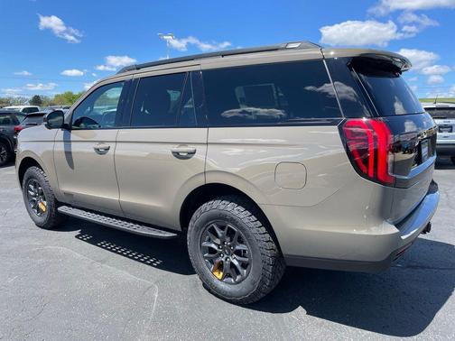 Marsh Gray 2026 Ford Expedition Tremor