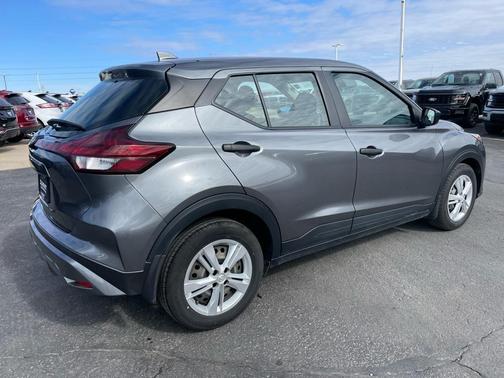 2023 Nissan Kicks S