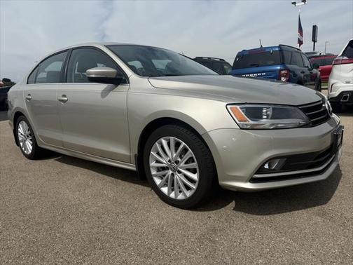 2015 Volkswagen Jetta Auto SE w/Connectivity/Navigation