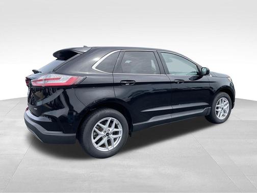 Black Metallic 2024 Ford Edge SEL
