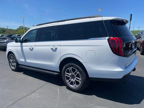 Oxford White 2026 Ford Expedition Max Active 4x4