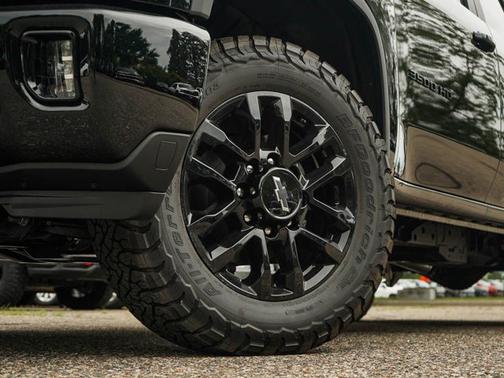 2025 Chevrolet Silverado 3500 LT