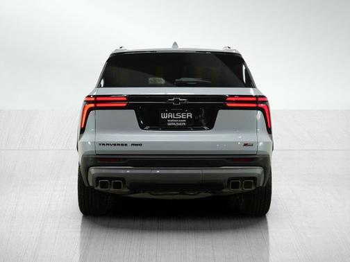 Polar White Tricoat 2026 Chevrolet Traverse AWD Z71