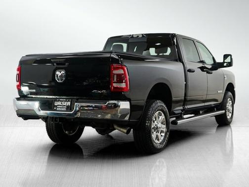 Diamond Black Crystal Pearlcoat 2024 RAM 2500 Big Horn