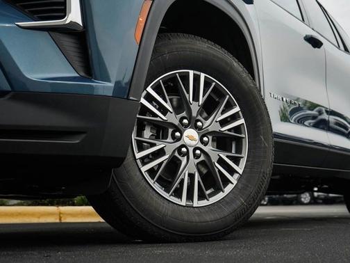 2025 Chevrolet Traverse AWD LT