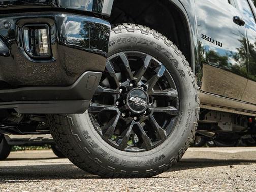2025 Chevrolet Silverado 3500 LT