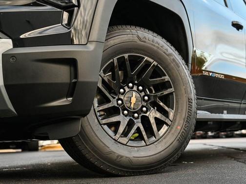 2026 Chevrolet Silverado EV Standard Range LT