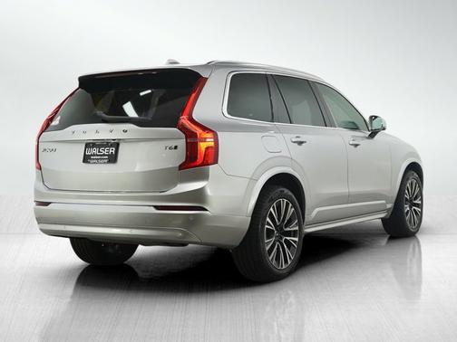 2022 Volvo XC90 Momentum