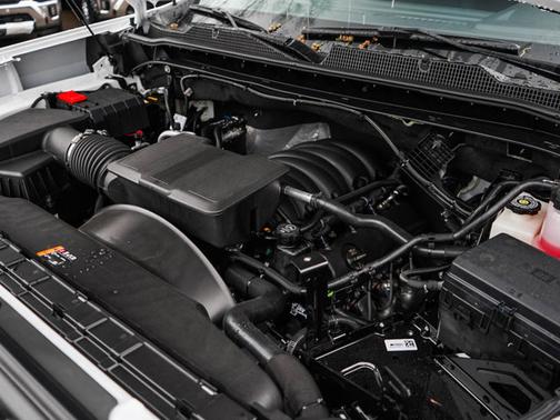 2025 Chevrolet Silverado 3500 LT