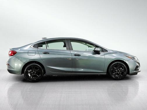 Satin Steel Gray Metallic 2018 Chevrolet Cruze LT