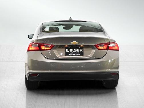 Pepperdust Metallic 2017 Chevrolet Malibu 1LT