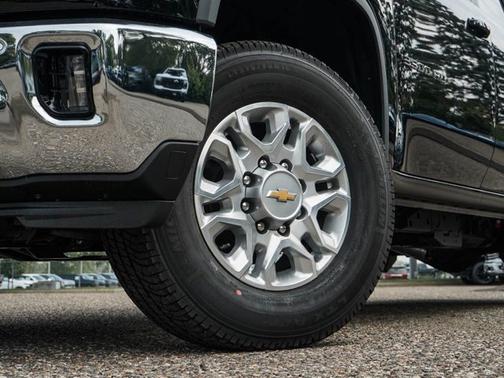 2025 Chevrolet Silverado 3500 LT