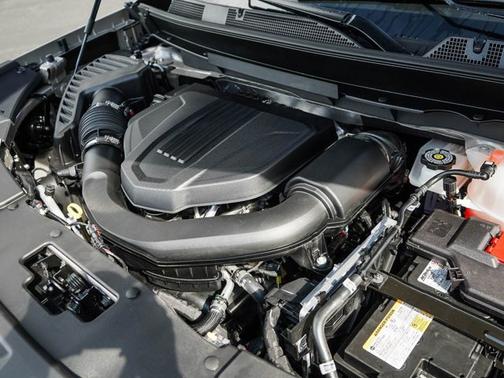 Sandstone Gray 2026 Chevrolet Traverse AWD Z71