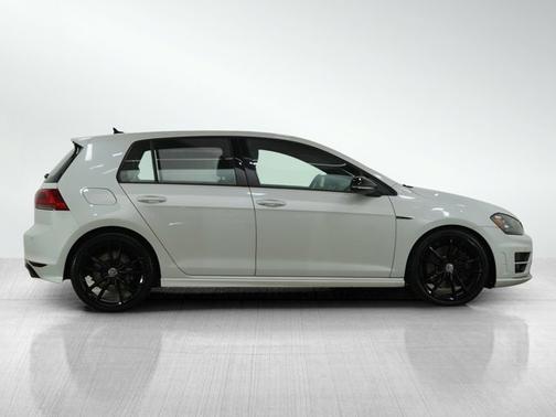 2017 Volkswagen Golf R DCC & Navigation 4Motion