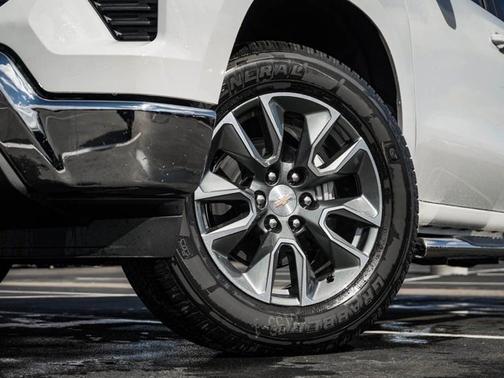 Summit White 2026 Chevrolet Silverado 1500 1LT