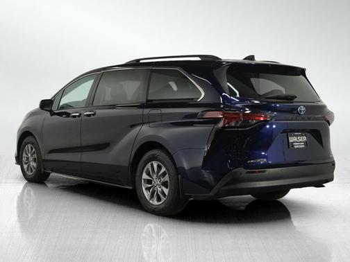 2022 Toyota Sienna XLE
