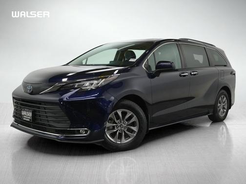 2022 Toyota Sienna XLE