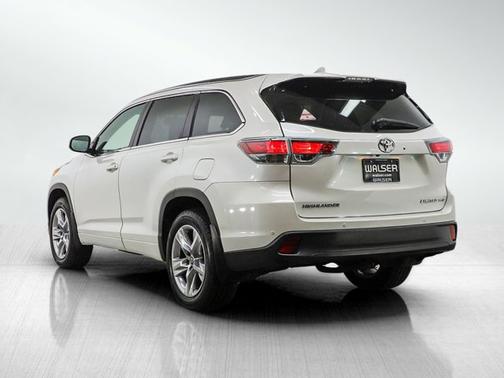 White 2016 Toyota Highlander Limited