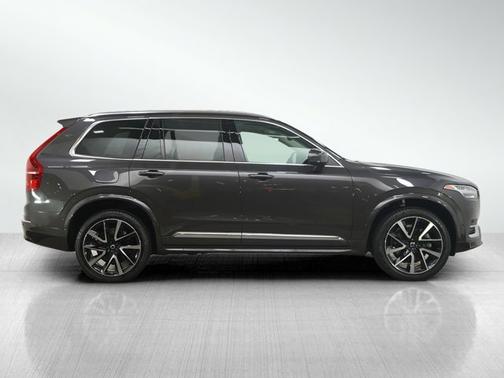 2023 Volvo XC90 Plus