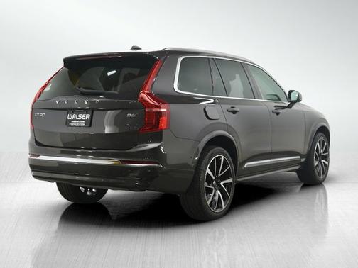 2023 Volvo XC90 Plus