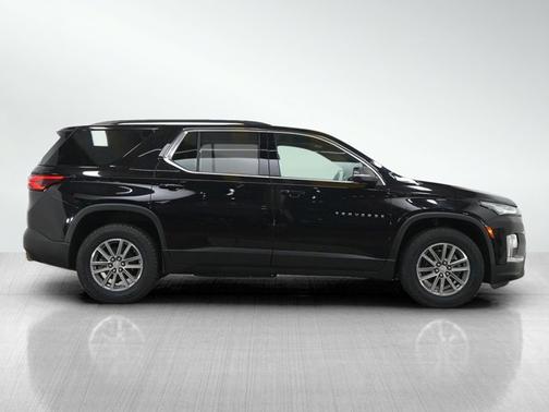 Mosaic Black Metallic 2023 Chevrolet Traverse LT Cloth