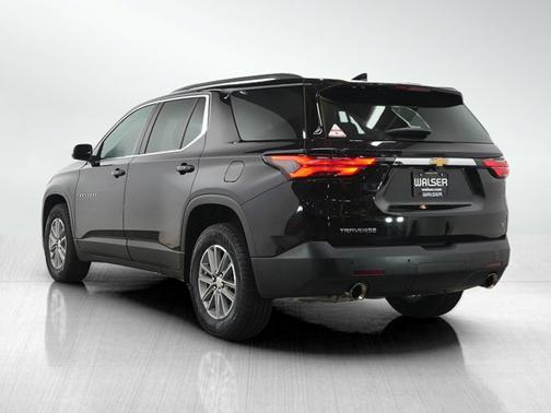 Mosaic Black Metallic 2023 Chevrolet Traverse LT Cloth