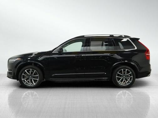 2019 Volvo XC90 T6 Momentum