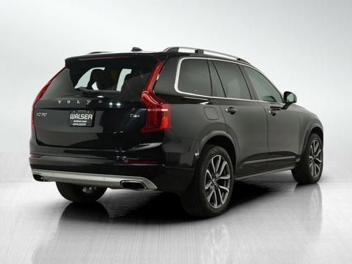 2019 Volvo XC90 T6 Momentum
