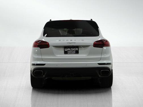 2017 Porsche Cayenne Platinum Edition